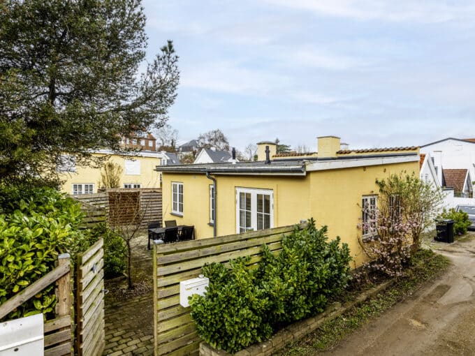 Idyllisk fiskerhus i Skovshoved | Klampenborg | LejeMægleren