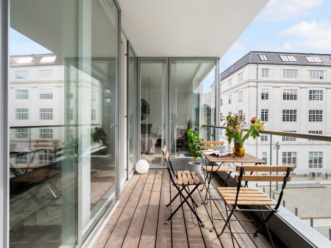 Lækker lejlighed med 2 altaner | København Ø