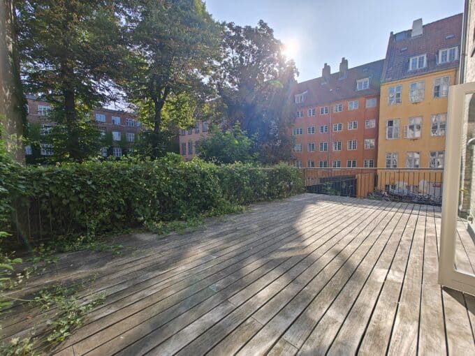 Smuk lejlighed med kæmpe privat terrasse | København K. | LejeMægleren