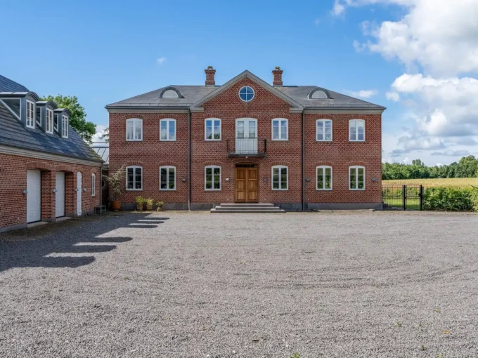 Unik og enestående stor villa tæt på Hillerød | Skævinge | LejeMægleren