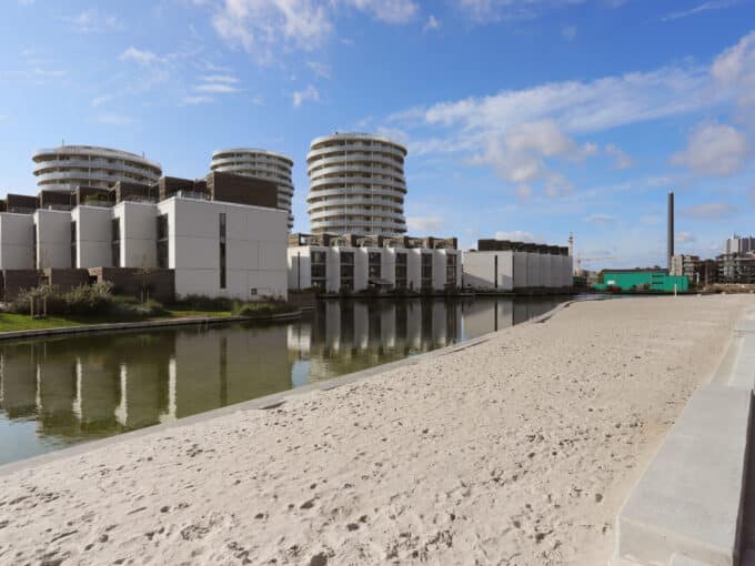 Eksklusivt rækkehus med tagterrasse og privat parkering | København S. | LejeMægleren