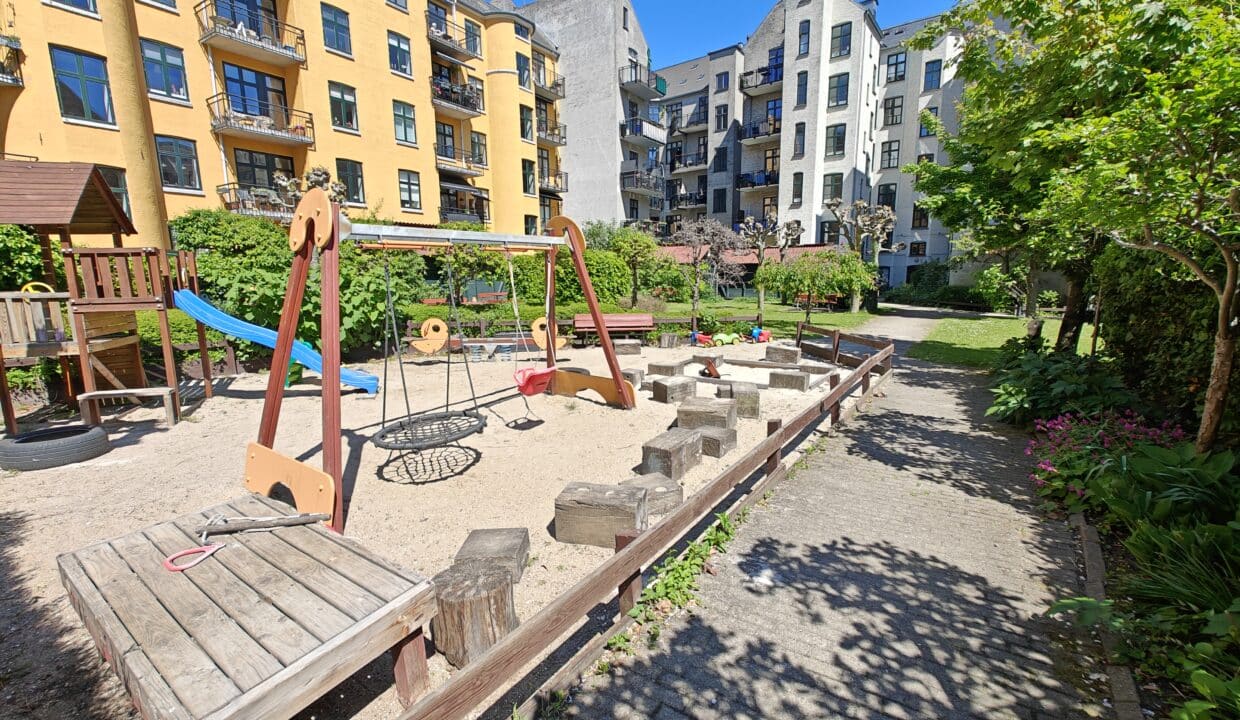 5-room house / townhouse in København K. image 1