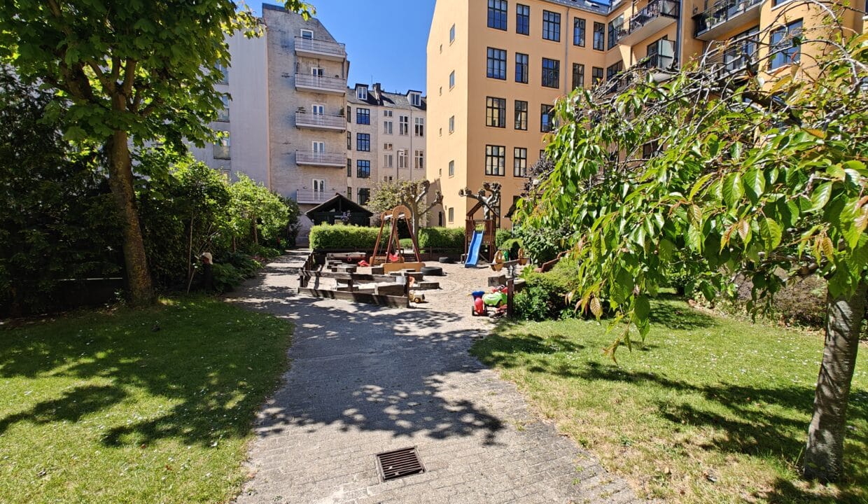 5-room house / townhouse in København K. image 2
