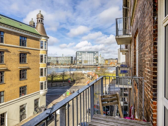 Flot stor og rummelig lejlighed lige ved havnebadet | København S (Islands Brygge) | LejeMægleren