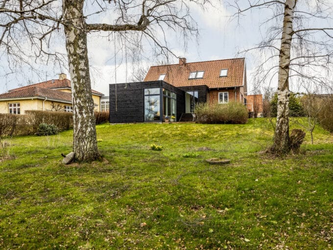 Stor villa med perfekt beliggenhed | Hillerød | LejeMægleren