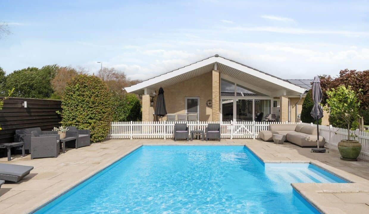 pool 2