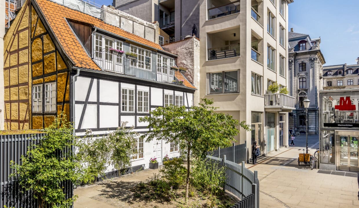 Unikt byhus med Marmorkirken som nabo | København K. billede 2