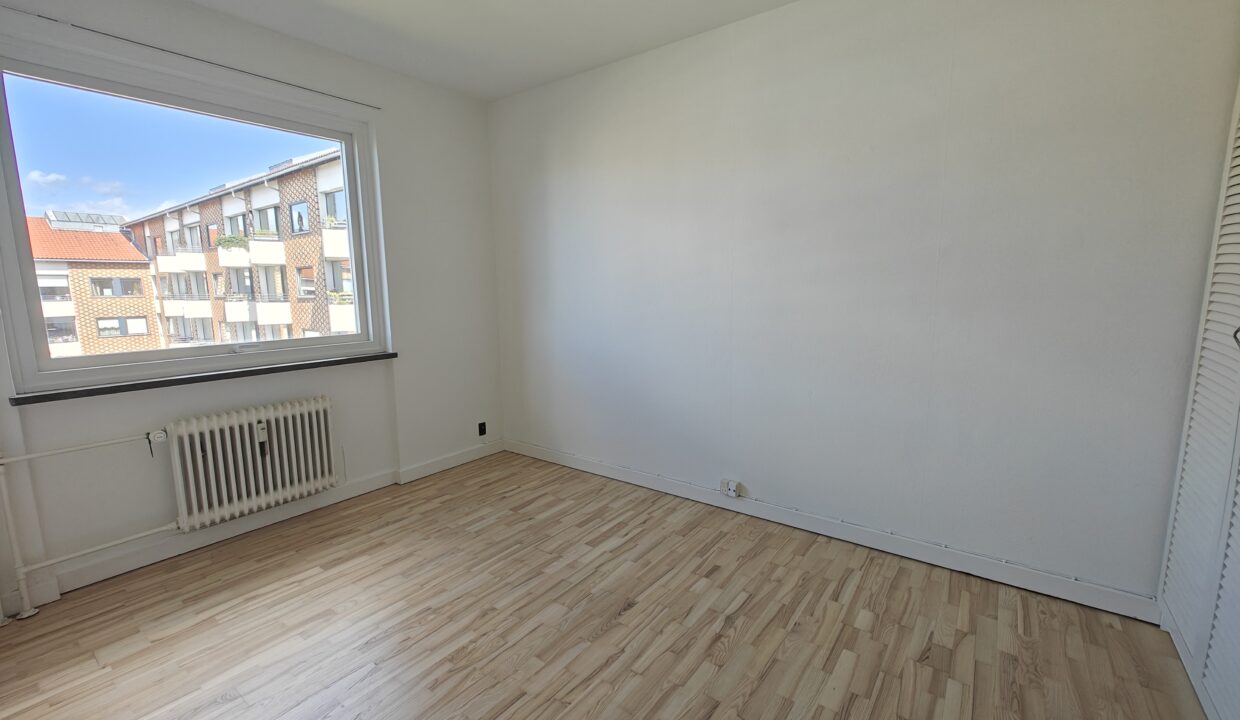 Møbleret lejlighed med 2 altaner | København K. billede 6