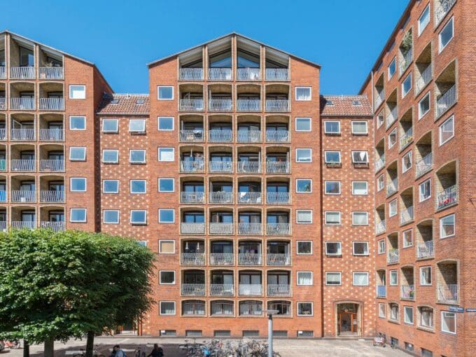 Møbleret lejlighed med 2 altaner | København K. | LejeMægleren