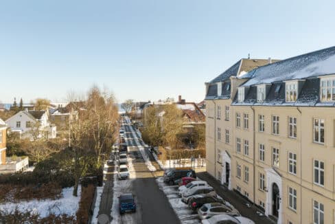 Elegant og møbleret lejlighed på Frederikkevej i Hellerup – tæt på Øresund | Hellerup | LejeMægleren